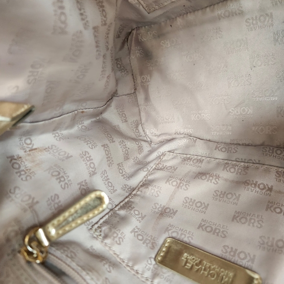 Michael Kors Large Jet Set with Chain strap Gold MK Tote. - Picture 15 of 16